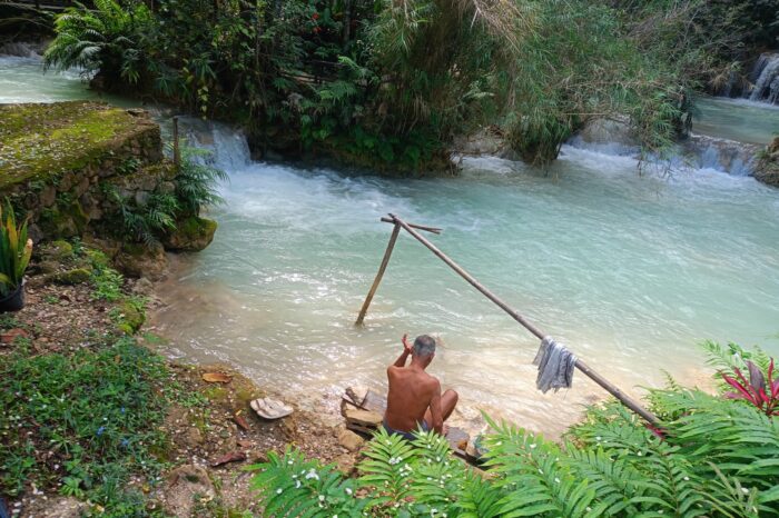 Luang Prabang: 2-Day Kuang Si Falls Trek & Rice Farm Tour